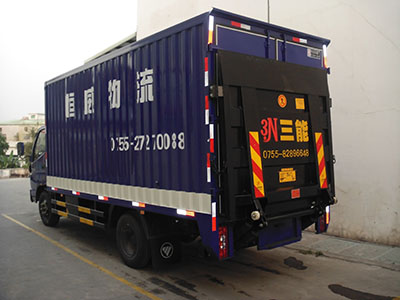 小型尾板貨車，靈活運輸，輕松應對各種場景