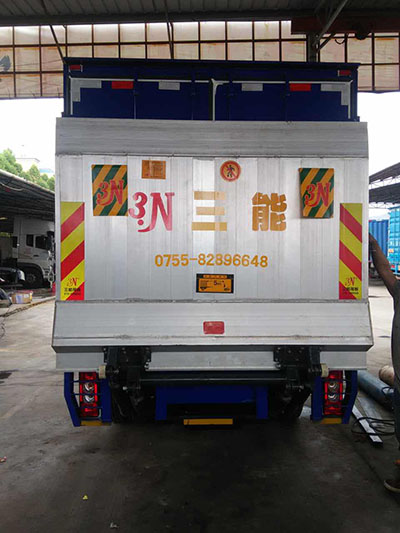 尾板合規(guī)操作指南，確保您的貨車安全與高效運(yùn)輸
